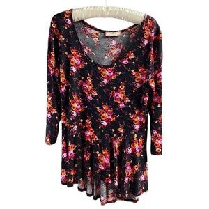 C’est La Vie that’s Life Ladies Floral Pullover Blouse, Size M